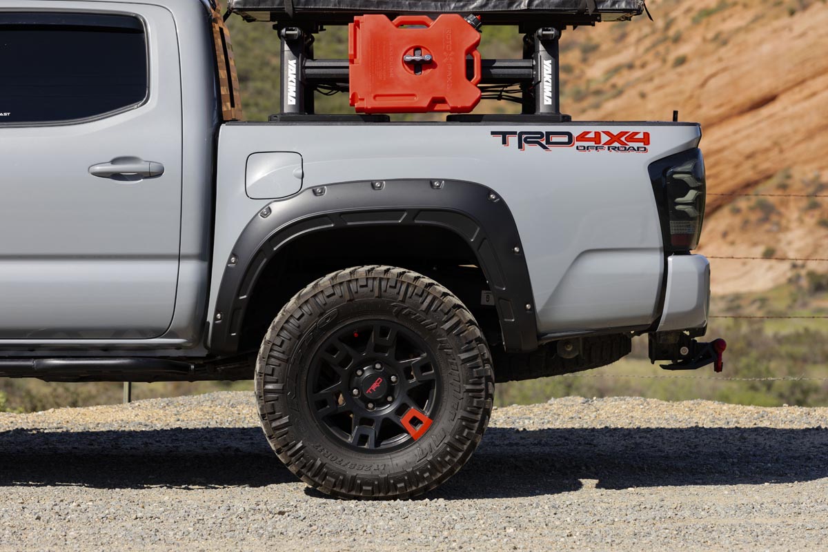 Defender Fender Flares | 8T6 Voodoo Blue | Toyota Tacoma 2WD/4WD (16-23)